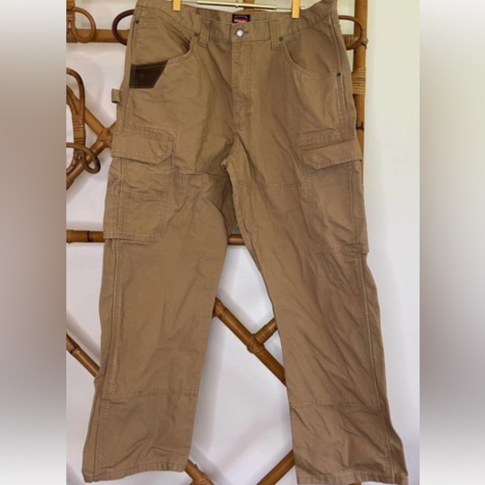 Wrangler Men's tan Cargo Pants